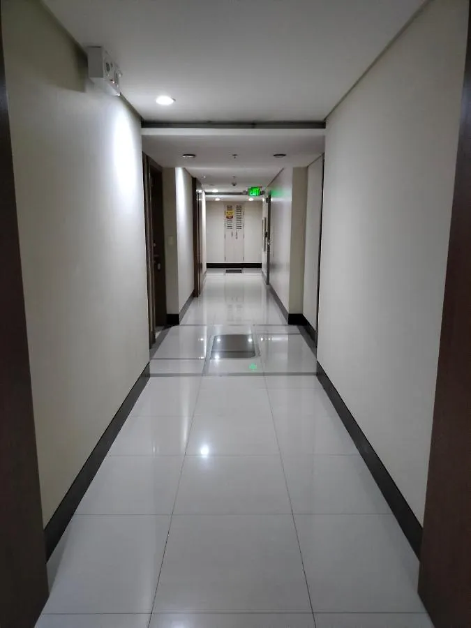 Rqui Condotel In Naia Terminal 3 At Two Palmtree Villas Pasay